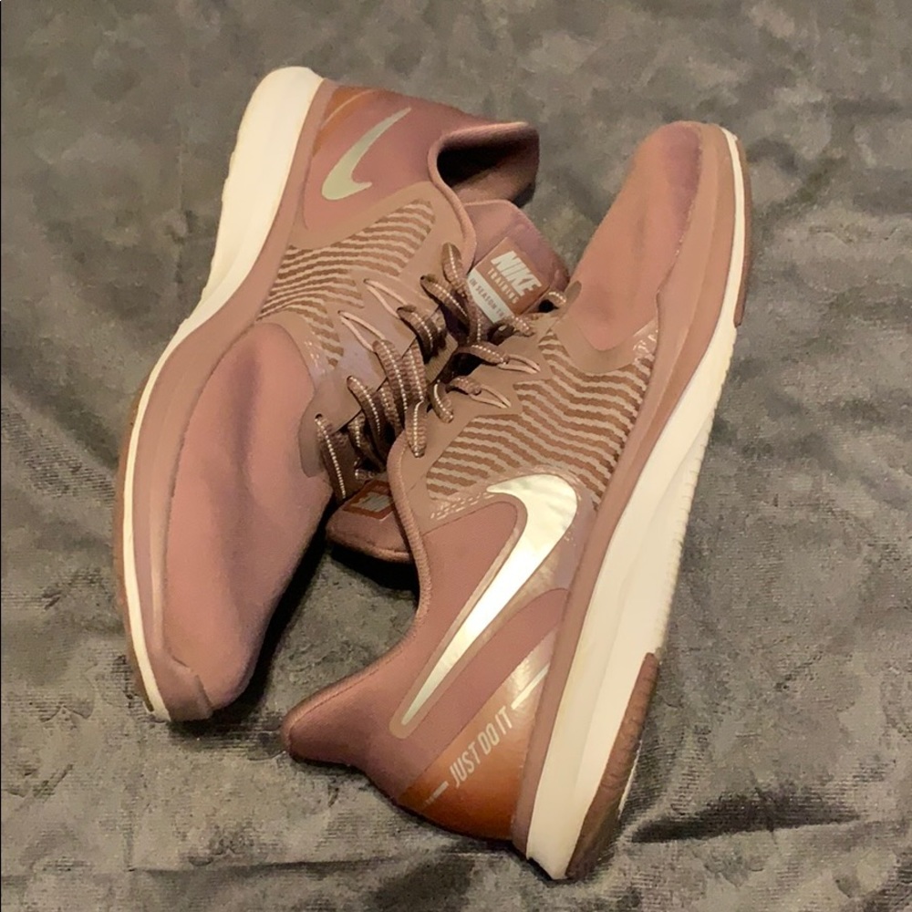 Women’s Nike shoes